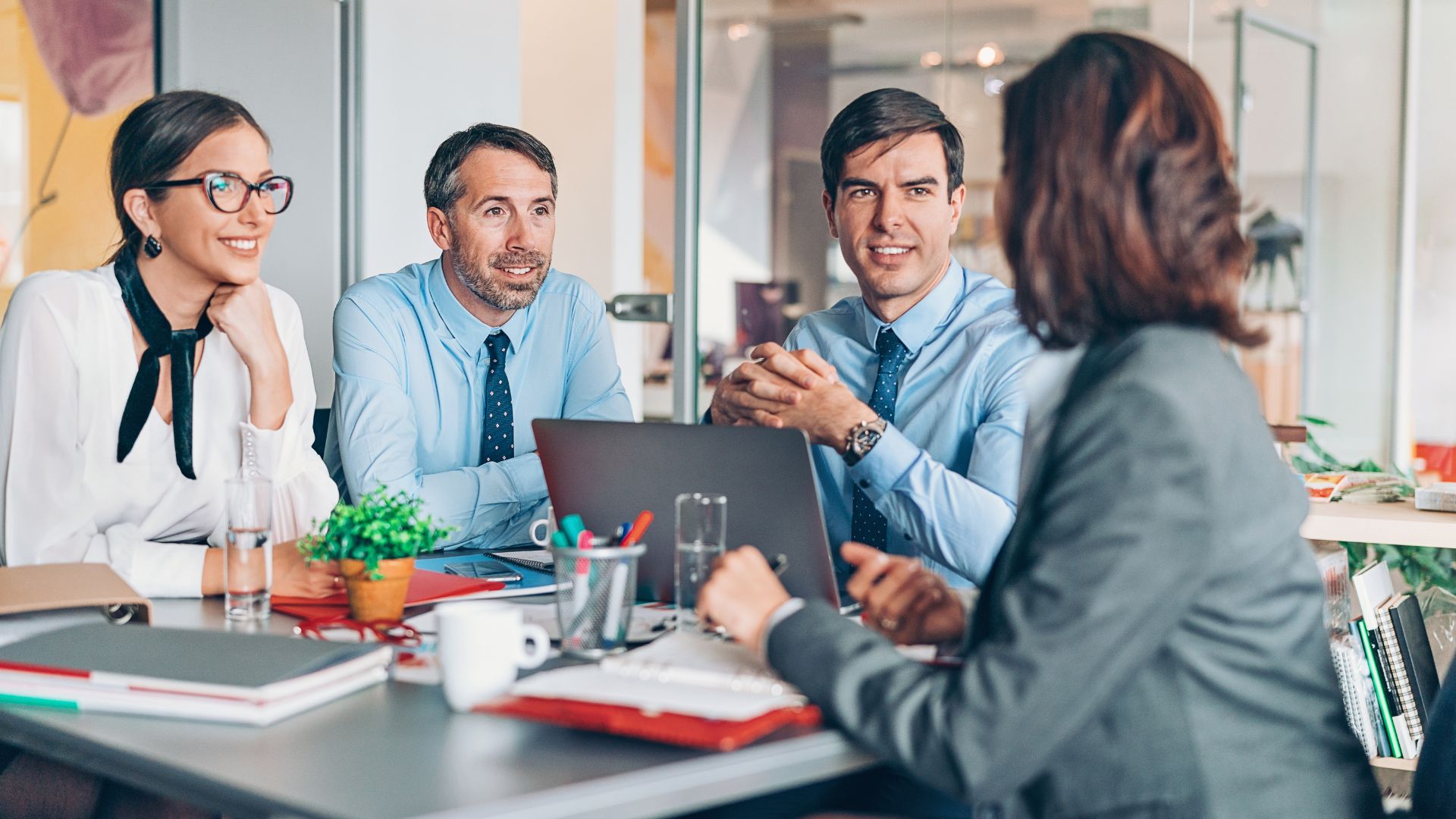 Managing Vendors and Teams Effectively for Large Events, Ensuring Success with Global Management